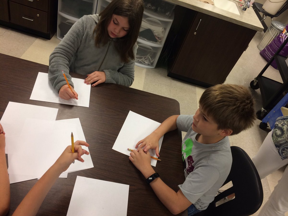 elevenfifty's tweet photo. And it's starting...#CoolCodingWeek in @BrownCountyIN #schools #WriteTheCode #STEM #HelmsbergElem https://t.co/UaE8b32Om8