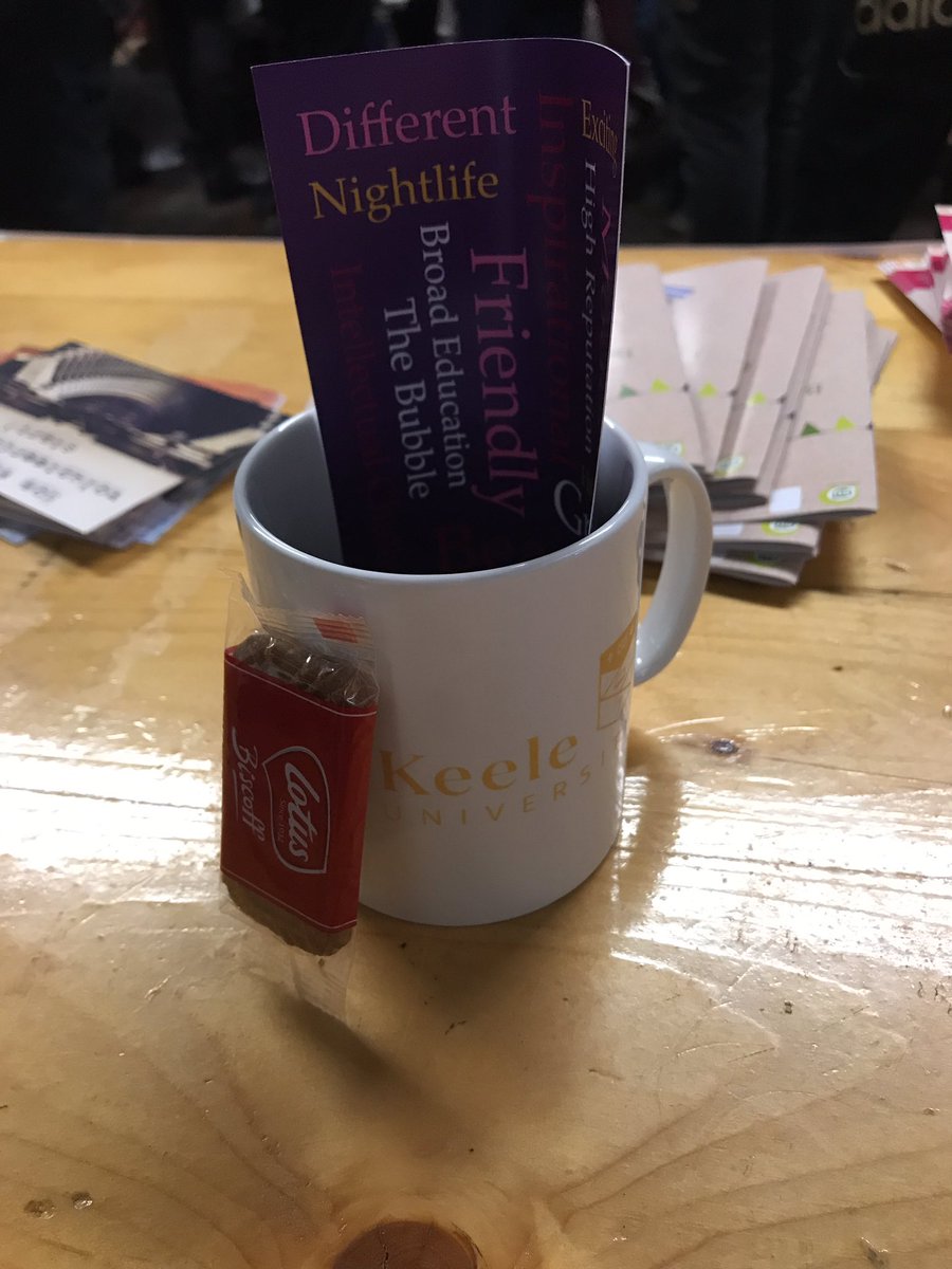 TheRowShow's tweet image. Massive thanks to @ForeverKeele for perking up my long day doing stall-type stuff !! 💚