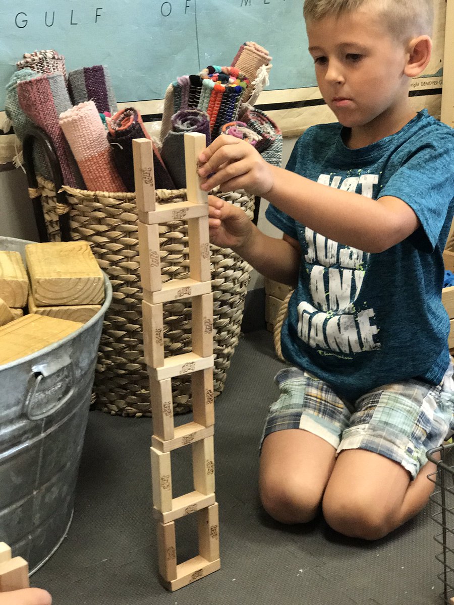 MrsHannah_LPS's tweet photo. Kindy Gold has the whole room to explore, and the just LOVE to build!!!π #ExplorationsLPS #lovetobuild https://t.co/mUpAHWHK2I