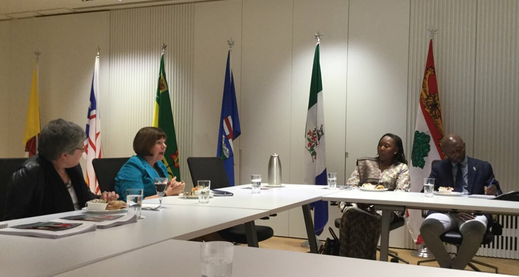 Discussions intéressantes à #Bruxelles entre <a href="/ProstKimberly/">Kimberly Prost</a>, <a href="/SabineNolke/">Sabine Nölke 🇺🇦</a> et les États Parties représentés en BE ds le cadre de #VoteProst.