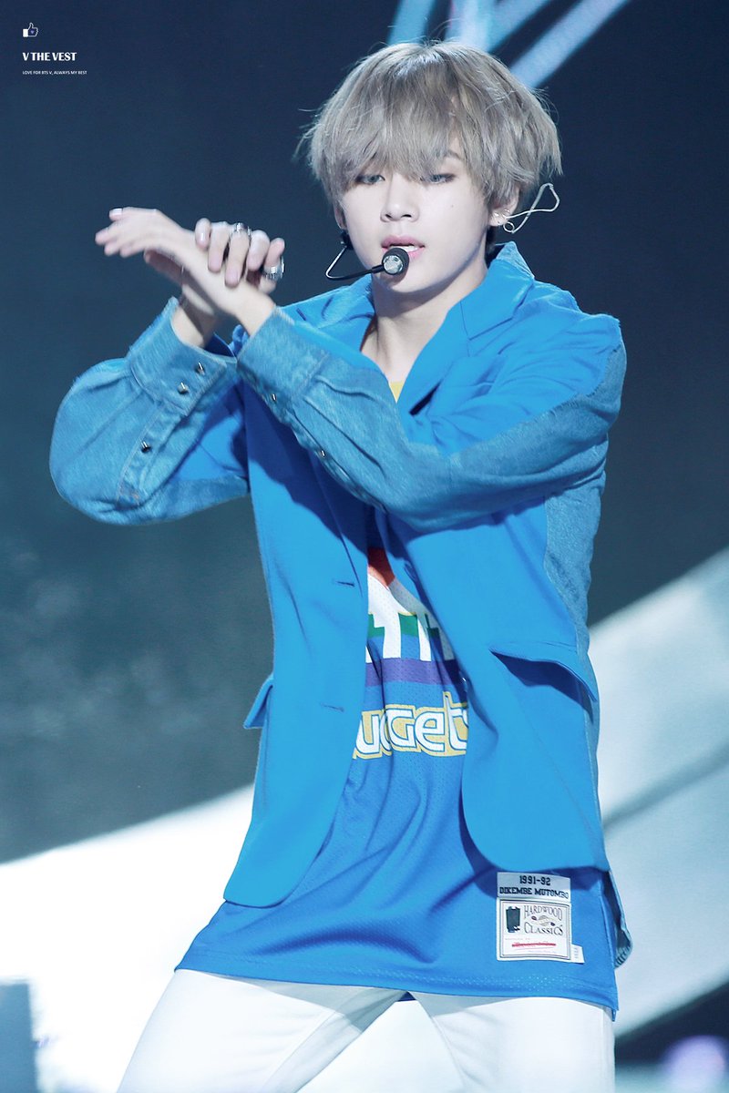 yeujhope's tweet photo. Yêu anh chàng này lắm 👍💞💜🍀 #V #Taehyung #TaeTae #BTS #DNA #DNA50MPARTY #LOVE_YOURSELF_承_Her https://t.co/198uJXZ93B