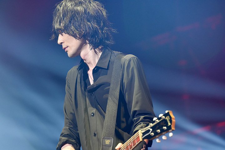 こふ Twitterissa 突然ですが藤原基央のあまりに美しい横顔をご覧いただきたい こふ Twitterissa 突然ですが藤原基央のあまりに美しい横顔をご覧いただきたい