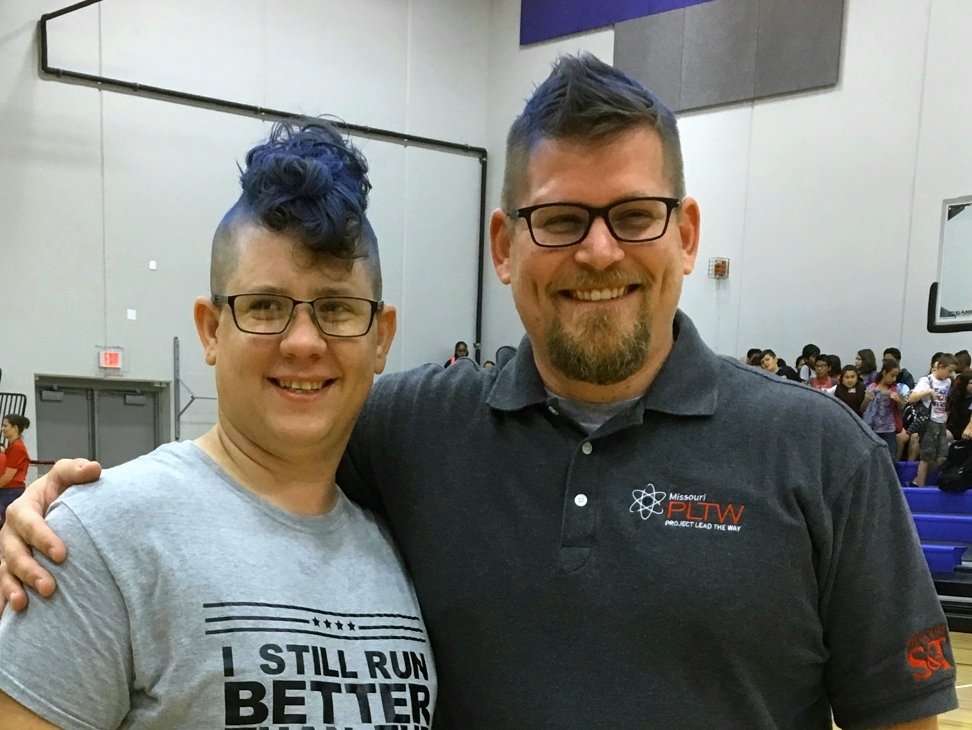 scotteerags's tweet photo. This is what happens when you challenge 5th and 6th graders! #fundraiser #goalsetting #bluemohawk https://t.co/4tu1e9I7mT