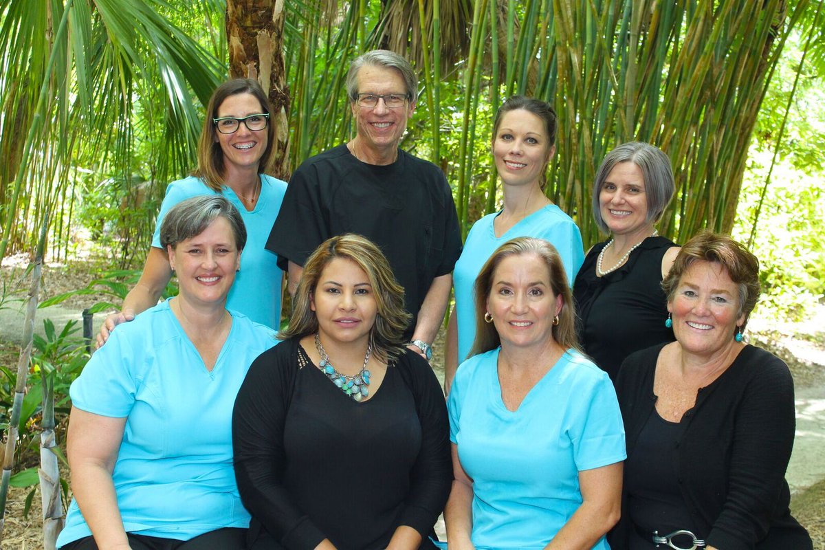 Root_Dental's tweet photo. Meet Dr. Root (if you haven't already!) https://t.co/FRelj6l8Uq
#FamilyDay #VeroBeach #FL #DrRoot #WeLoveOurJob #ComeSeeUs #Welcome https://t.co/gsyh77brZn