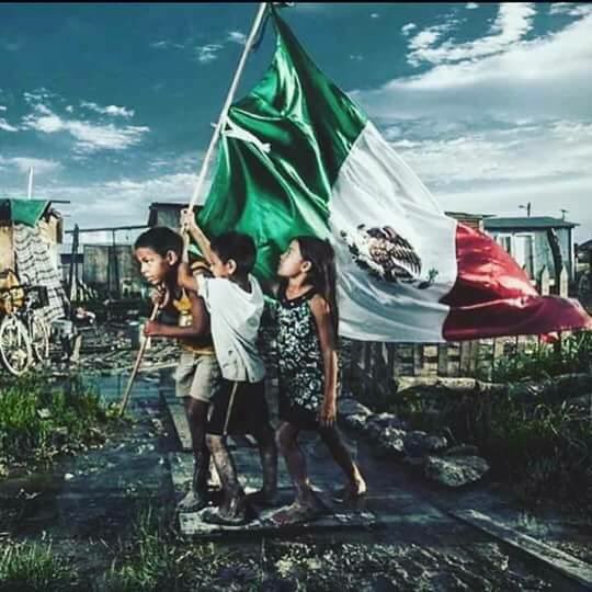 Hay dos tipos de dolor; uno es el que te lastima y otro el que te cambia. #FuerzaMéxico #Noaflojen💪🏽