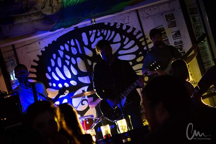 bandaexoficial's tweet image. Excelente público el del sábado en #elcomensal #fraymarcos #Florida  @UF GRACIAS!!!!✌🎶