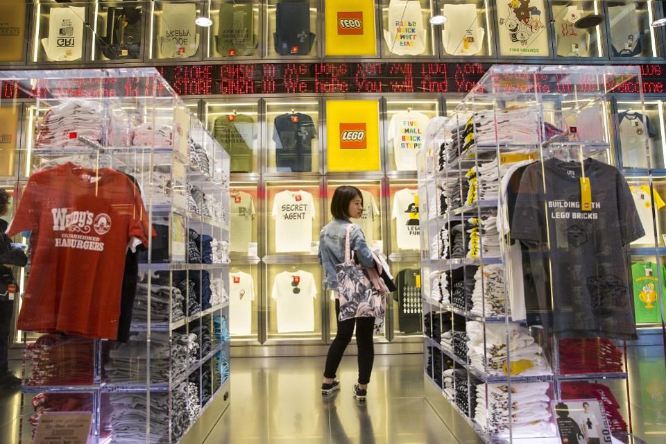 What is the solution to the worlds fast fashion crisis? buff.ly/2hrRFHL #ecofashion #sustainablefashion #fashion #lifestyle #local