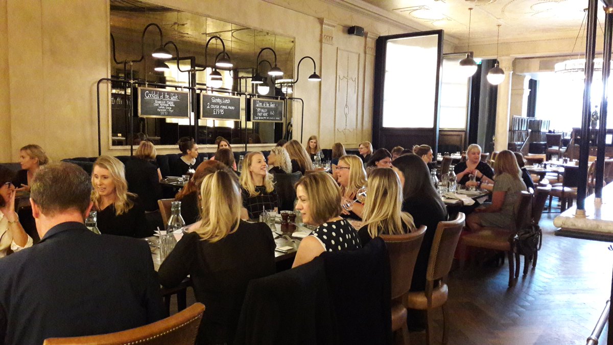 WrightJohnston's tweet image. Excellent talk from Debbie Crosbie COO @clydesdalebank at today's @EdinChamber Inspiring Women in Business lunch @PrincipalEdinGS