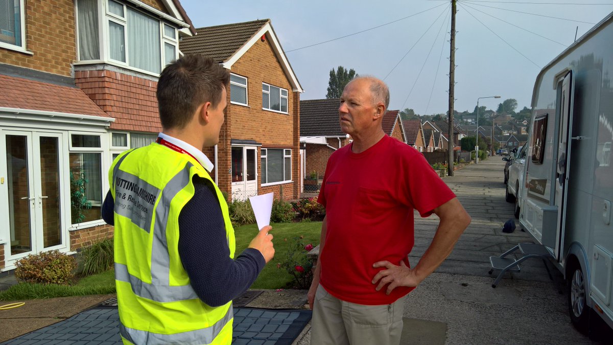 nottsfire's tweet photo. Crews from #Arnold Blue Watch and @DPO_Craig were out in the Plains ward today giving out smoke alarm advice following a series of fires π https://t.co/AloN5uhOLX