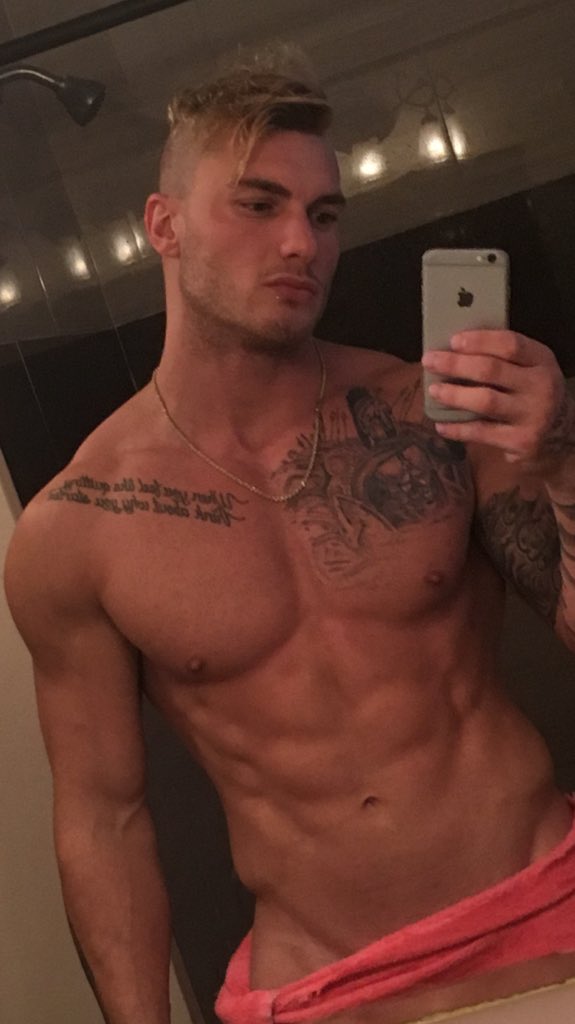 Our stunning exclusive @William_SeedXXX showing off this perfect chest and ...