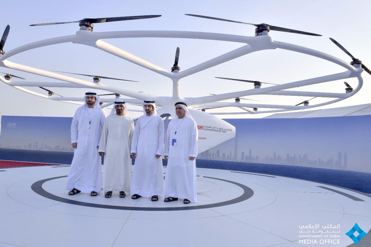 Мессенджер в дубае. Аэротакси в Дубае. Аэротакси Дубай дрон. Беспилотные аэротакси ОАЭ. Квадрокоптер такси в Дубае.
