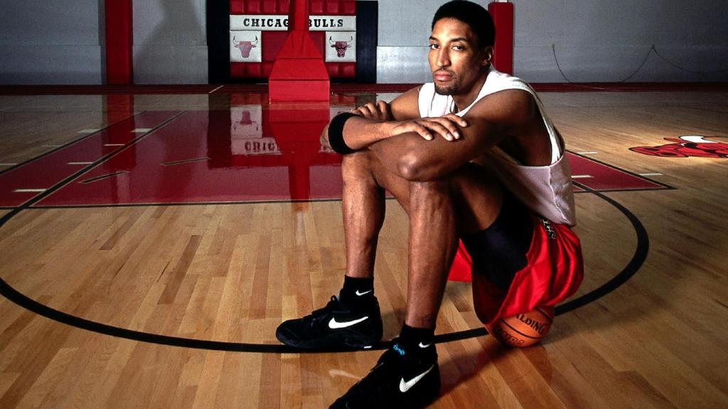 Happy 52nd birthday to Scottie Pippen! What\s your favorite Scottie sneaker? 