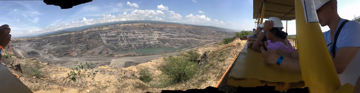 _SariDiaz's tweet photo. Día 3 : Visita Cerrejon salida de campo guajira @SistemasAmbien @AmbientalUEB https://t.co/RyYZ4MDp3Z