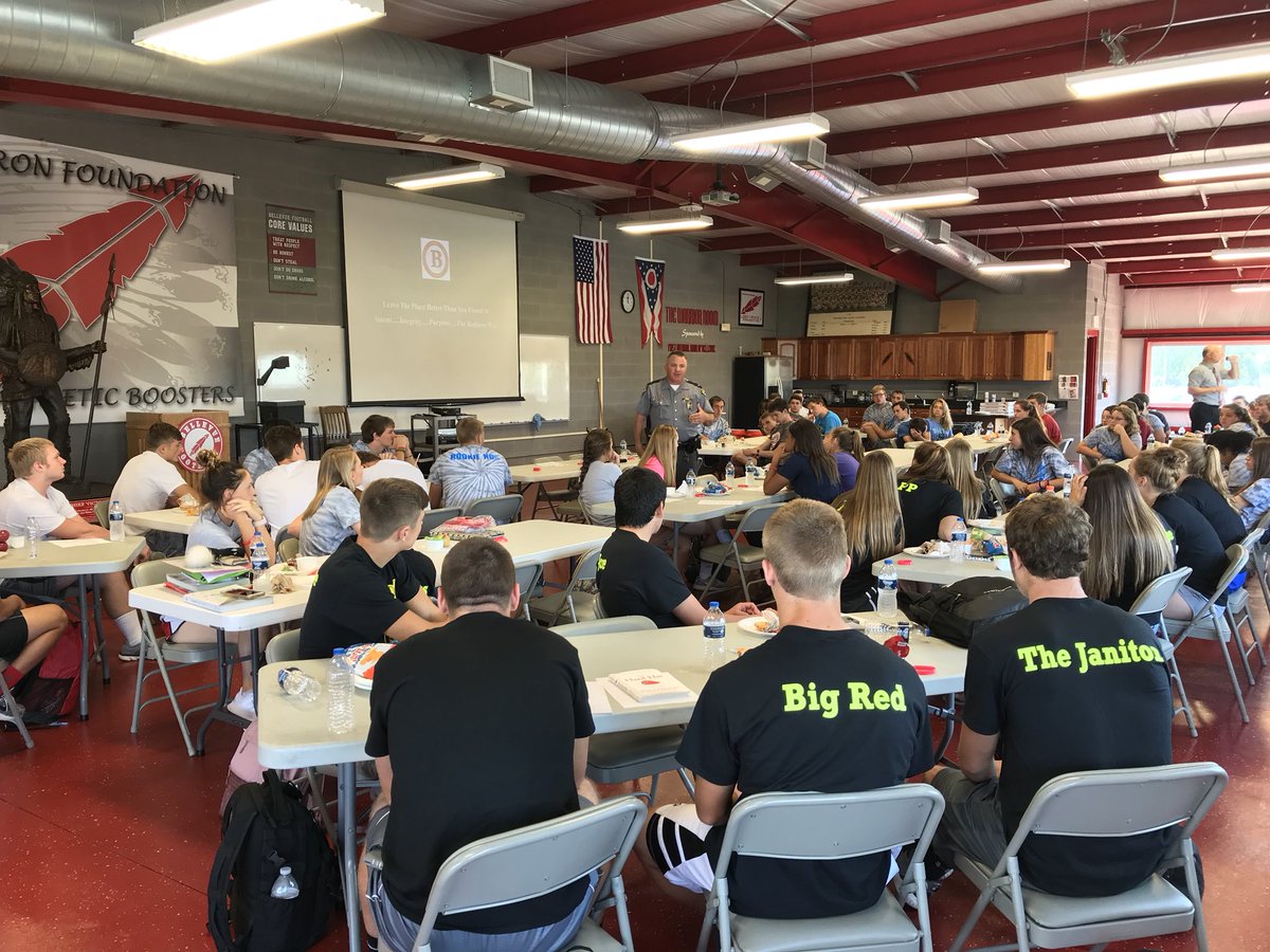 BHSRedmen's tweet photo. Great messages by Lt Meredith from @OSHP on 5 Minutes for Life #StartTalking & Mr Schubert on leadership and being great teammate #VarsityB https://t.co/jnLXd6ZvMx