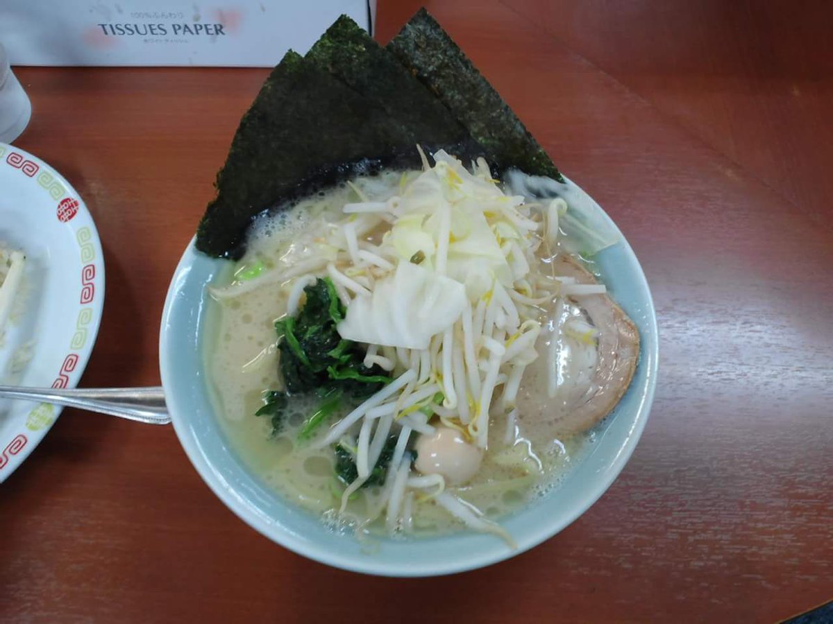 sosuke0624's tweet photo. 一枚目の写真:壱六家一号店の塩らーめん 先週食べたもの
二枚目の写真:壱六家二号店(閉店)の塩らーめん 2012年のもの

明らかにスープの色が違う
壱六家で先週食べたとき、味が違うように感じ、これ塩ですかって聞いたけど塩と回答された

仕様が変わったのであろうか... https://t.co/LpmGSdChtz
