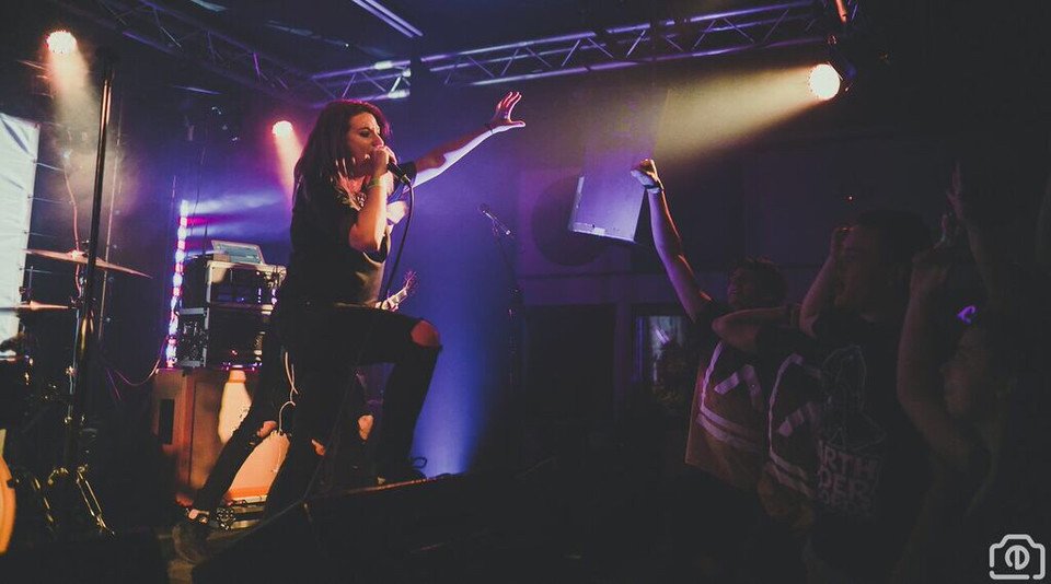 LightItUpCT's tweet image. We had such a rad time at @emonightct last Friday! #music #poppunk #alternative #tour #paramore #statechamps  #allblackeverything #liu2k17