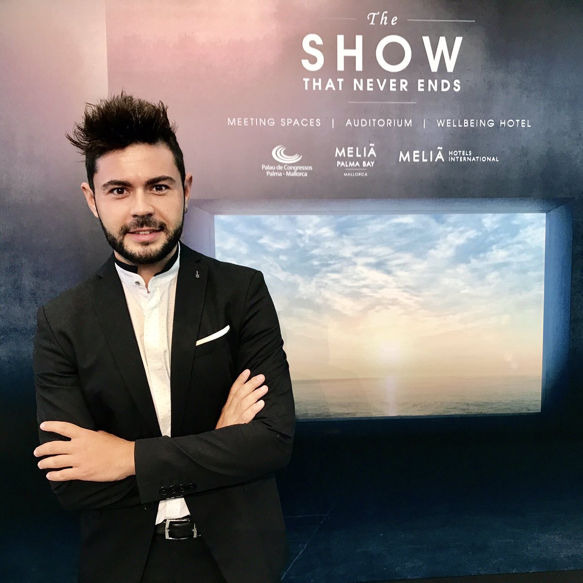 pcongressosp's tweet photo. @Raulvallstv será hoy vuestro guía para que compartáis con nosotros el #PalauShow. ¡Síguenos y no te pierdas la transmisión en directo! https://t.co/ZrFV2ZULwW