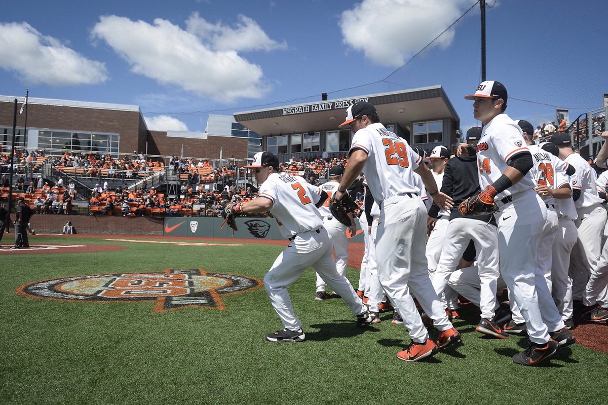 🚨🚨SCRIMMAGE ALERT🚨🚨

The team will scrimmage Tuesday night at 6 p.m. at Goss.

Open and free to the public. #GoBeavs