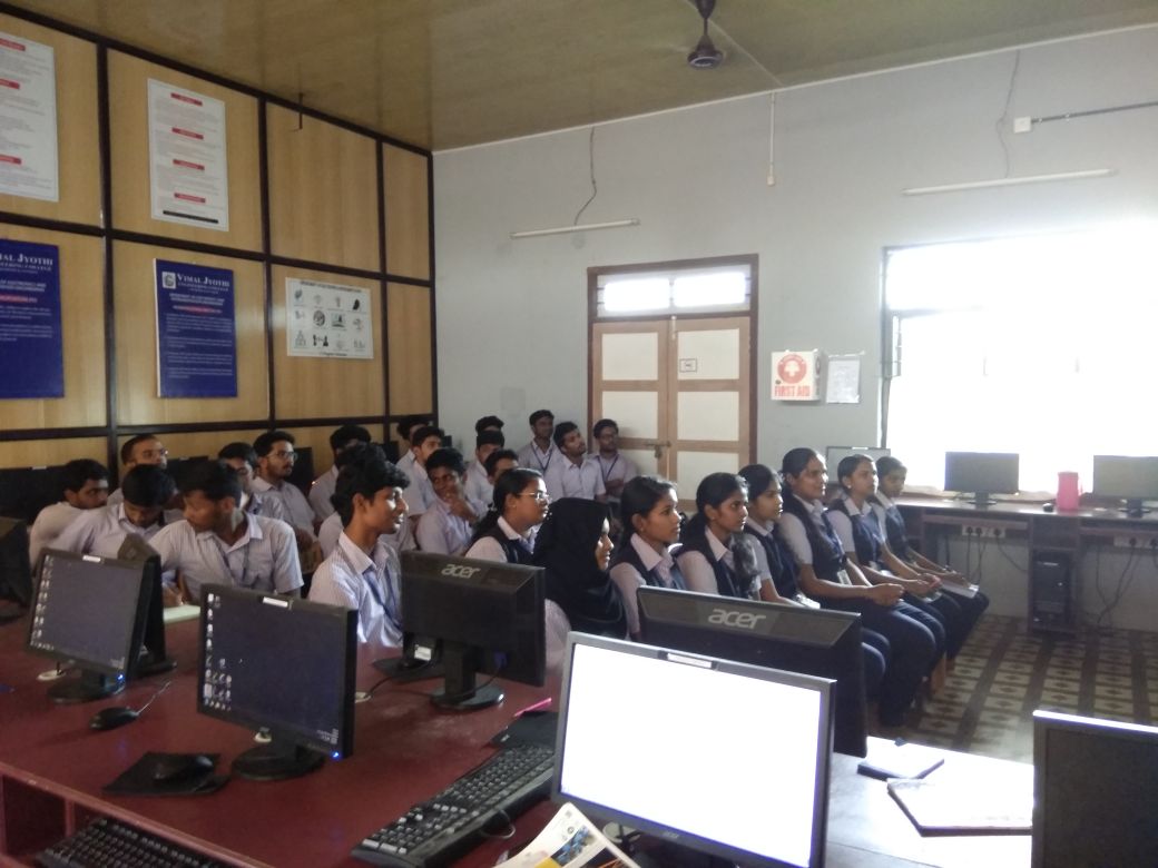 vjinspires's tweet photo. Free  Workshop on #IOT by Mr Shinu M Batch I
#InternetOfThings #AI #arduino #ML #DL #startups #Entrepreneurship #entrepreneur  #startupindia https://t.co/Q5HouiF6ln