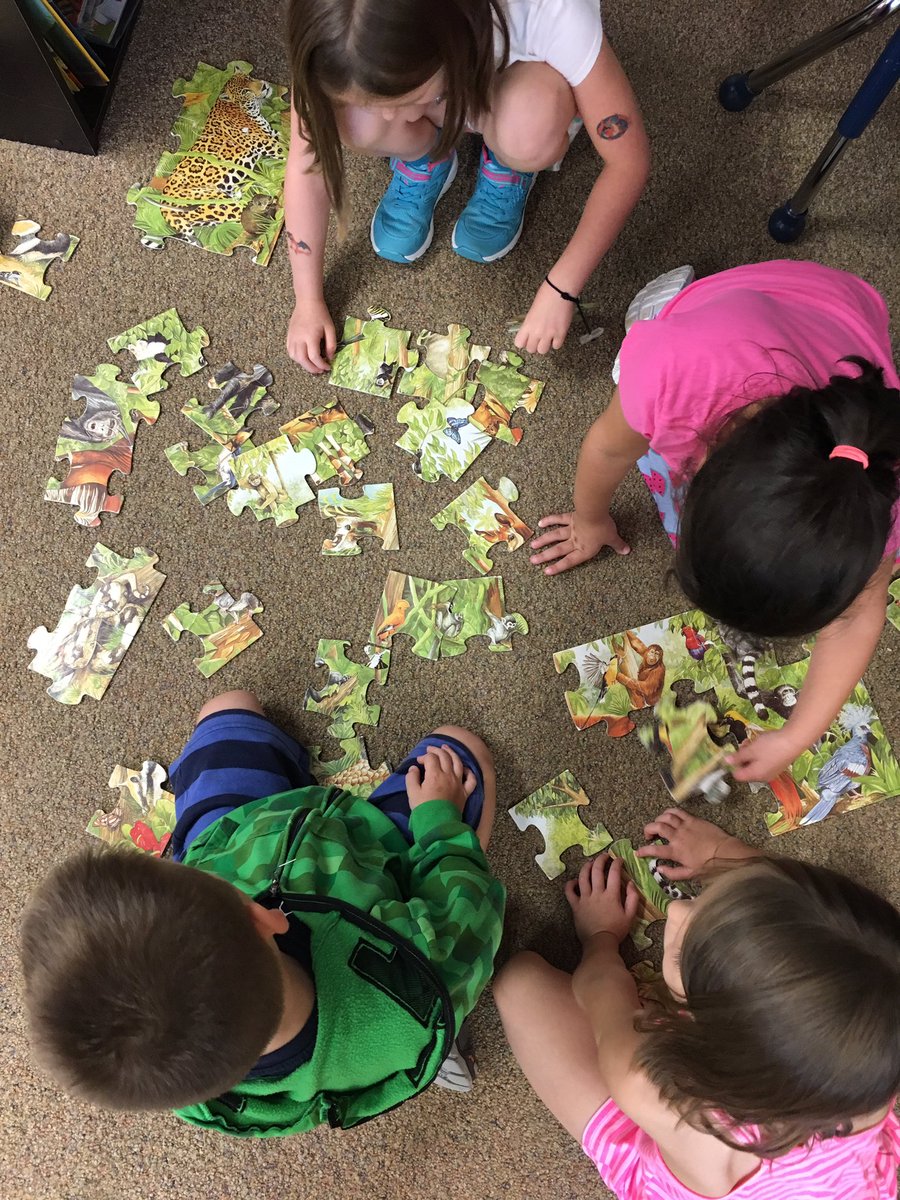 NantucketFirst's tweet image. First graders work together. #aacps#nantucket#structured play