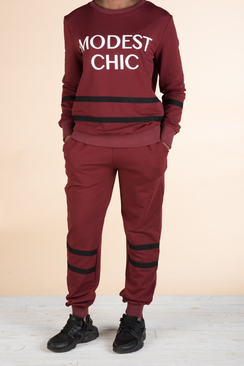 Kabayarefashion's tweet image. After a long Monday, kick back and relax w/ your favorite show in your #modestchic sweats. buff.ly/2wM7nzs