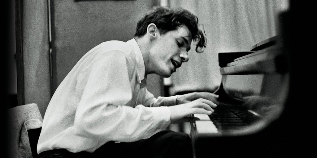  Happy birthday to an icon. Glenn Gould was born 85 years ago in Toronto  