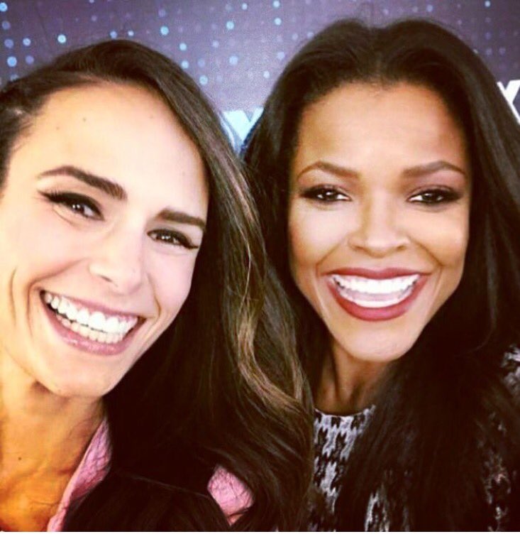 Only a couple hours before me and my girl @jordanabrewster go LIVE!! @lethalweaponfox Facebook page, 2pt/5et 
#lethalwomen