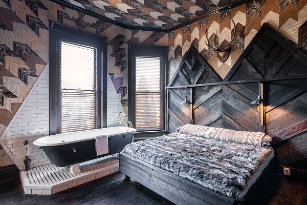 We're taking you to <a href="/UrbanCowboybnb/">Urban Cowboy</a> in #Nashville in this week's #KBintheCity: slnash.co/1vUo6Tw