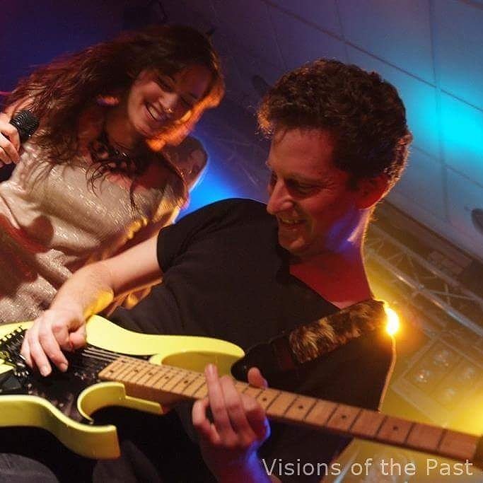 +++ Lead-guitar-player wanted +++
Unfortunatelly our lead-guitar-player Jakob decided to leave Illusoria. We are searching for a new one.