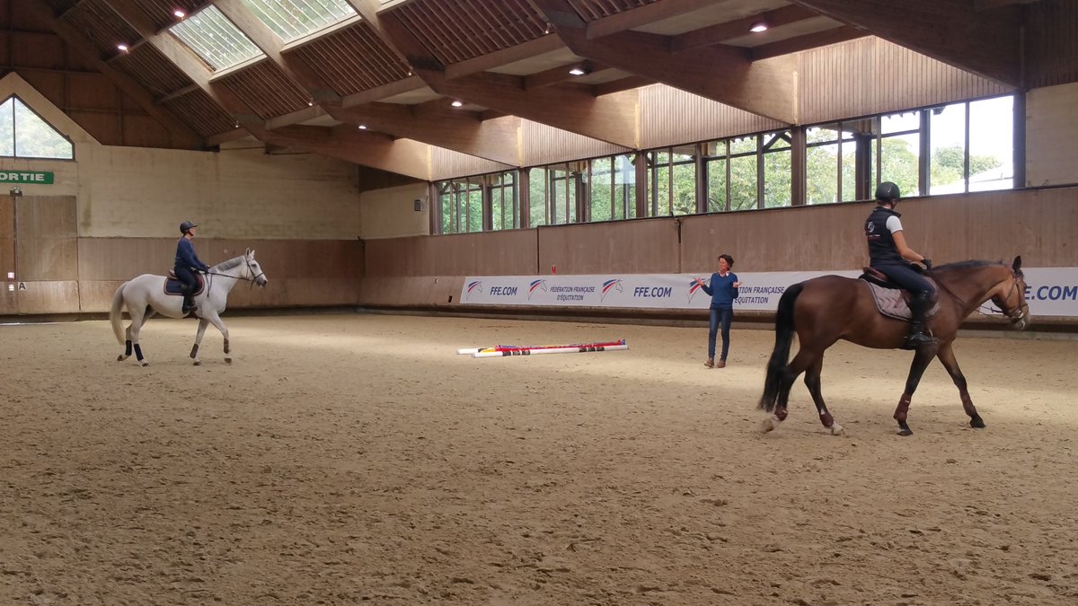 #JourneeFederaleEnseignant <a href="/Cheval_IdF/">CREIF</a> maître mot de l'enseignement pr <a href="/MichelRobert15/">Michel Robert</a>: SIMPLICITE objectif: BONHEUR du cheval &amp; du cavalier