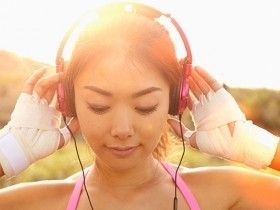 JustBeWimbledon's tweet photo. Music &amp; exercise apps can be great but here are 6 ways your #phone could be wrecking your #workout @runnersworlduk

https://t.co/ogIDr8g4sv https://t.co/96FP1pxWcs