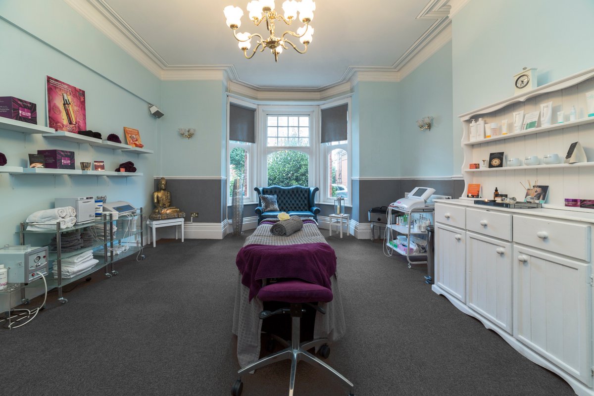 We have relocated! Come and visit our new salon Langford Suites, 8-16 Third Avenue Hove BN3 2PX
Half price massages, 1 hour just £29