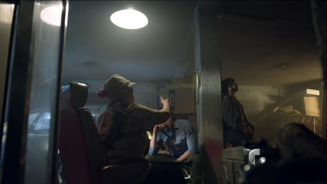PuroAmorJPLL's tweet photo. No hay quien nueva a la mamá de #Daniel a ninguna parte porque en donde está la respetan. #SinSenosSiHayParaiso https://t.co/n6Y6CDBUmT