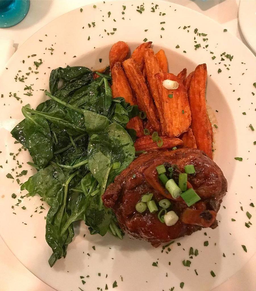 cernovskyfit's tweet photo. #Pork Shank with sweet potato fries and spinach. #healthybaby https://t.co/FRqklIetJ4 https://t.co/QLTuH7Kzhm