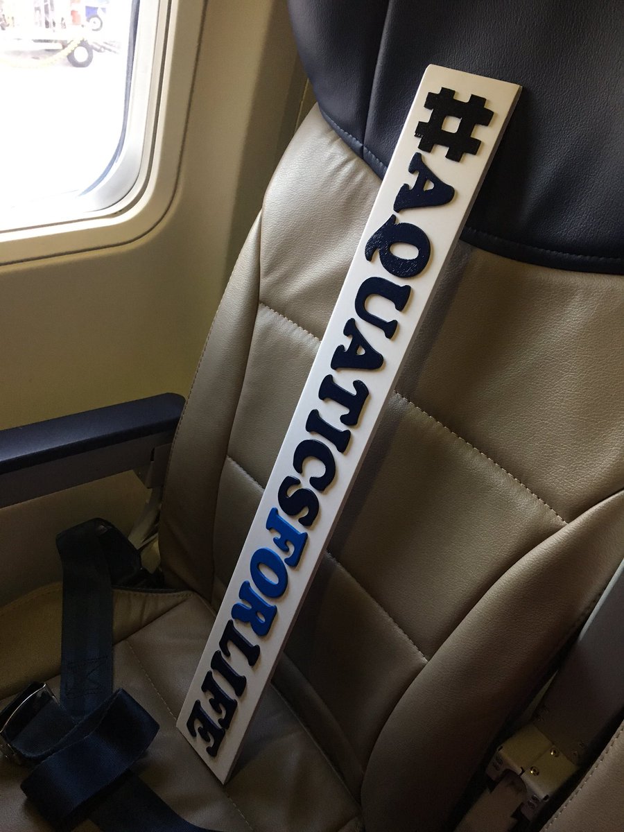 CHH2O's tweet photo. WhoopWhoop window seat! Need that glass of icy h2o! #houstonishot #NOLAbound #NRPAconference #aquaticsforlife https://t.co/lBOy3bL3v7