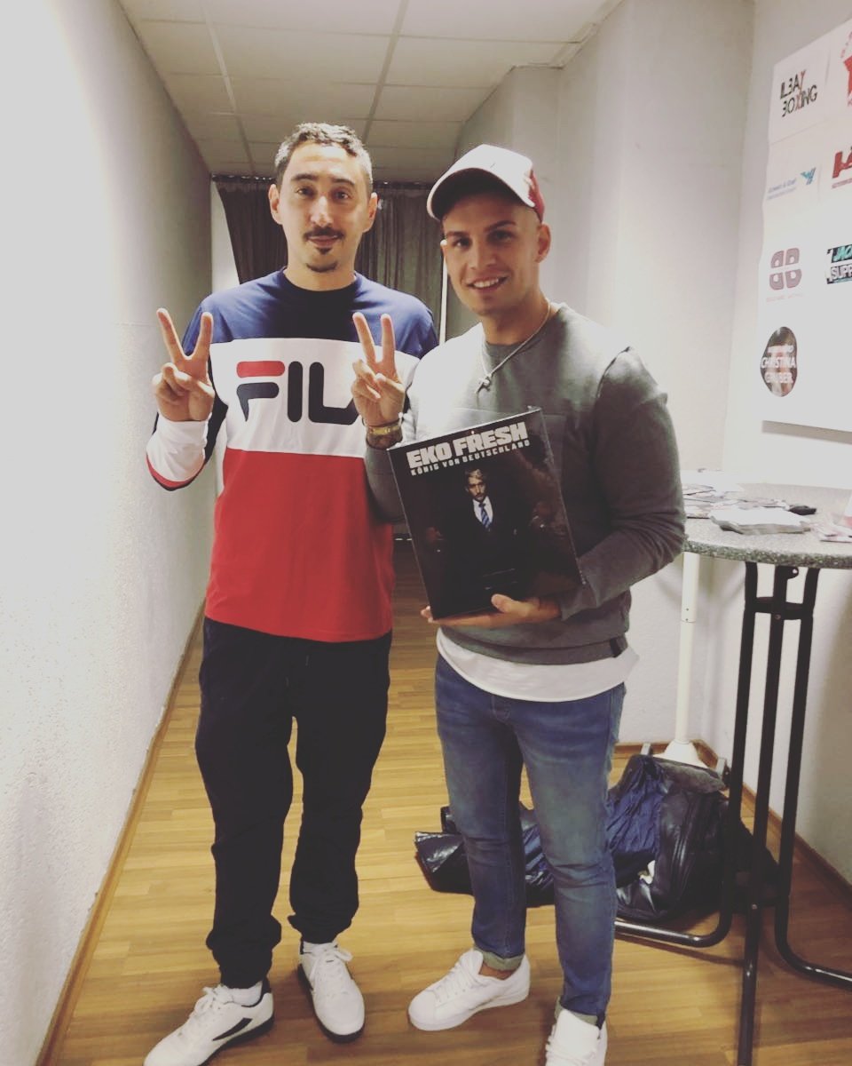 EkoFreezy's tweet photo. Platz 2 in den Trends! Läuft Digga
👑🇩🇪 https://t.co/diggl5nrWK