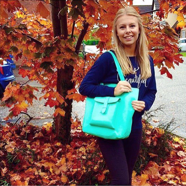 Continuing those autumn vibes today! You can still get 50% off everything when you use code ISWAI50 🍁🍂
iswai.com