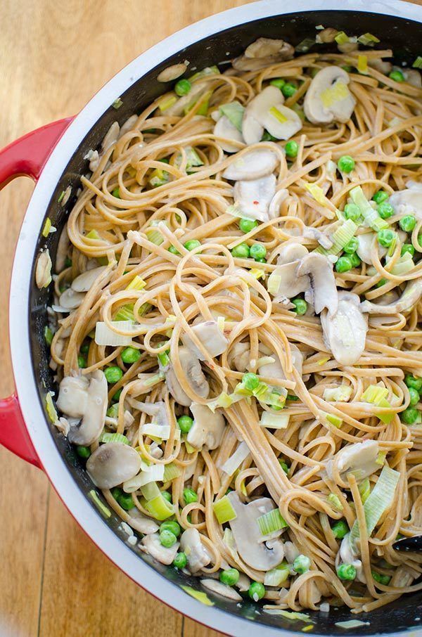 This one-pot light pasta is so easy!

DELICIOUS with the #mushrooms, leeks + peas! buff.ly/2wGllmy #ad #recipe #pasta