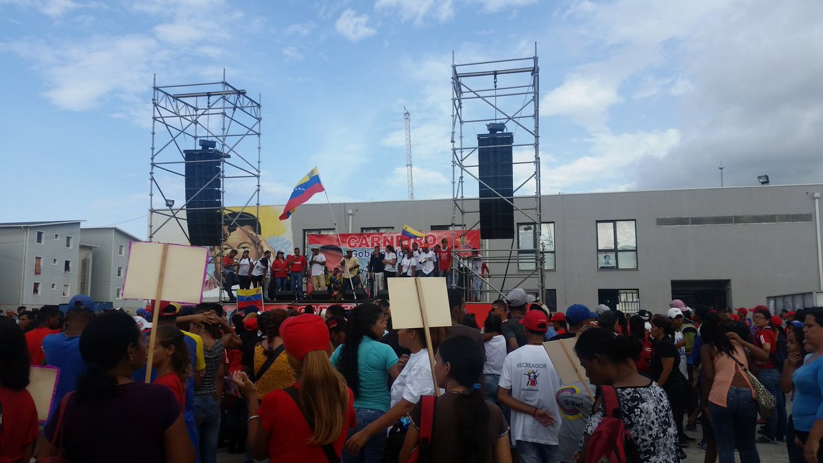 procuracandanga's tweet photo. #25sep Presentes y consecuentes en el urbanismo Hugo chávez en este inicio de campaña de nuestro candidato @CarneiroPSUV https://t.co/q9yUaRhbOw