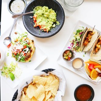 mmartinh's tweet image. When the workday is over it&apos;s nice to relax with cheap bites and drinks!  bit.ly/2furr6K #TeamHomeAway