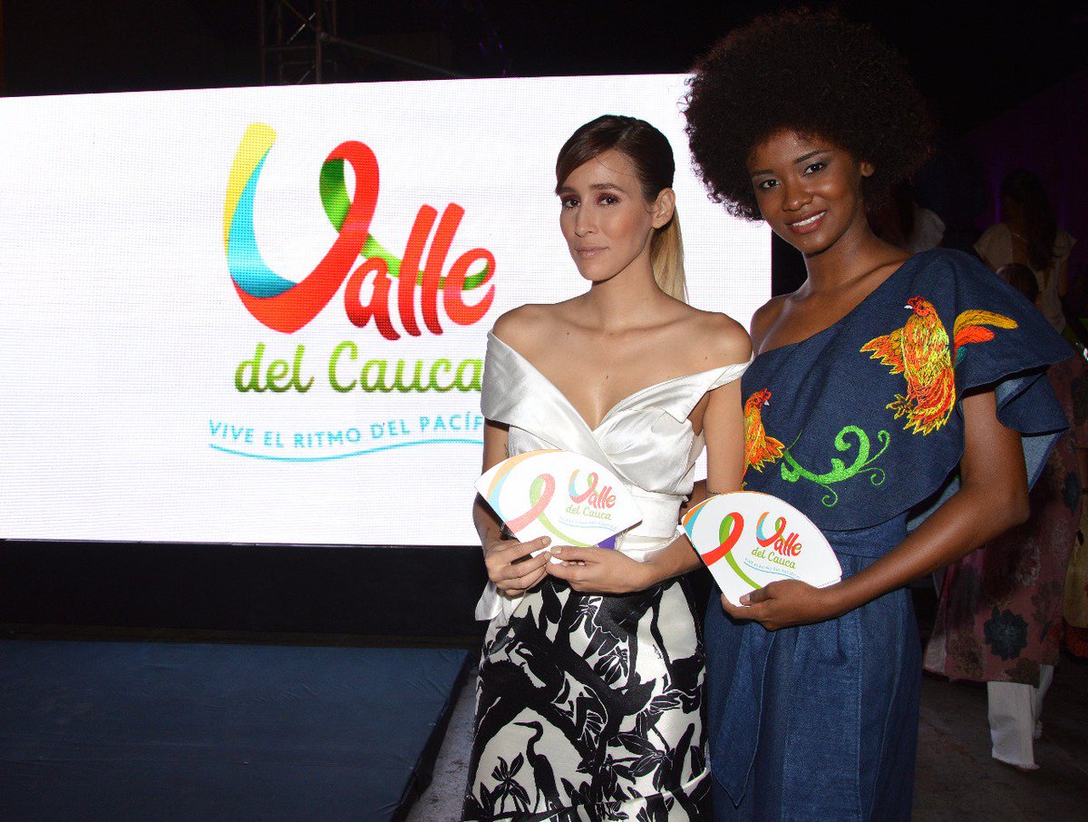 DilianFrancisca's tweet photo. @Caliexposhow @cultura_valle @elpaiscali @BluRadioCali @NCValle @NoticiasRCN @Cali_BN #OrgulloVallecaucano es la destreza de las mujeres empresarias cartagüeñas que vimos en los vestidos de @Caliexposhow https://t.co/y7hfToq1mF