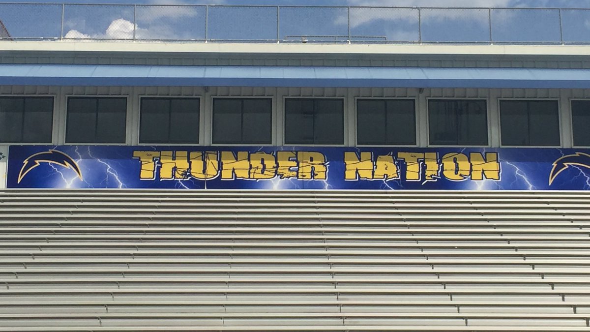 SWFL_GOTW's tweet photo. SWFLGOTW at Lehigh Senior High School this week as the Lightning play host to the Green Wave of Fort Myers #SWFLGOTW #ThunderDome #LSHSvFM https://t.co/vNWKlZHJKa