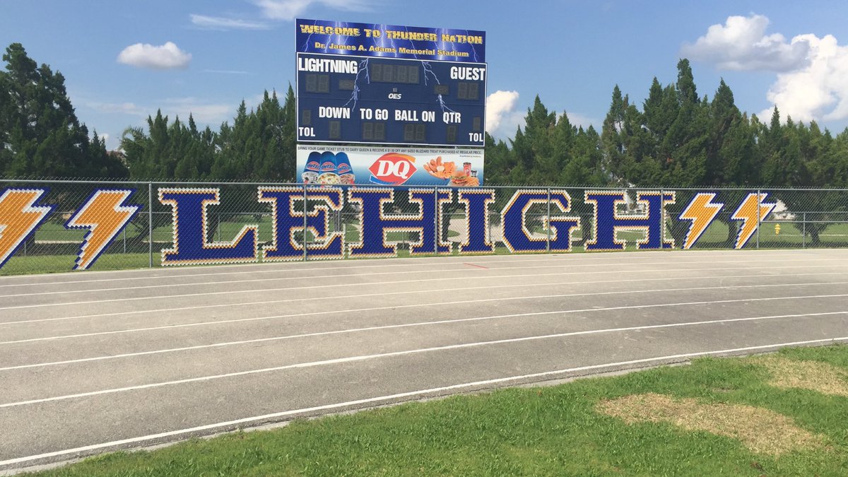 SWFL_GOTW's tweet photo. SWFLGOTW at Lehigh Senior High School this week as the Lightning play host to the Green Wave of Fort Myers #SWFLGOTW #ThunderDome #LSHSvFM https://t.co/vNWKlZHJKa