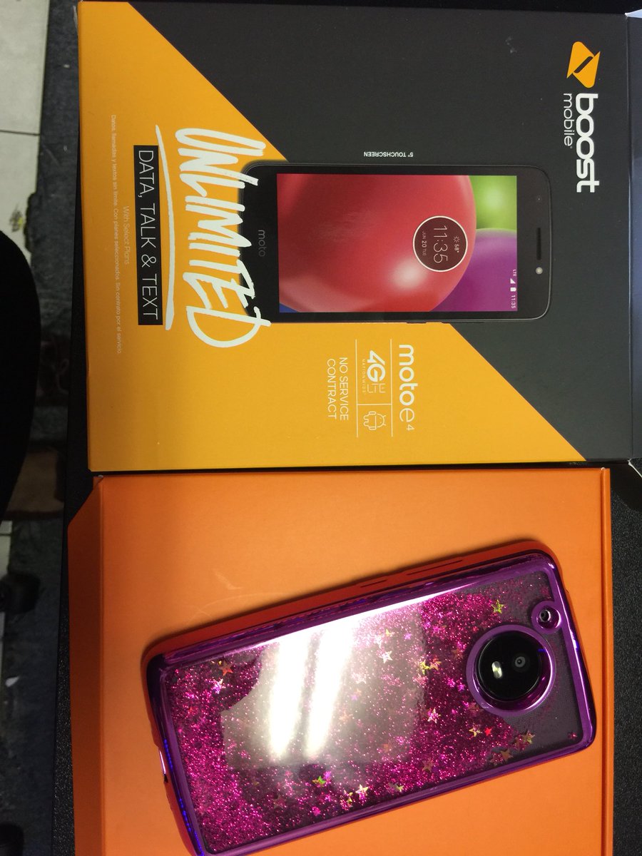 CmBoostmobile's tweet photo. Charleston is helping customers check off their Christmas list early! #addaline @ThomasSPG @CapitalMobile00 https://t.co/hB48E4zCS4