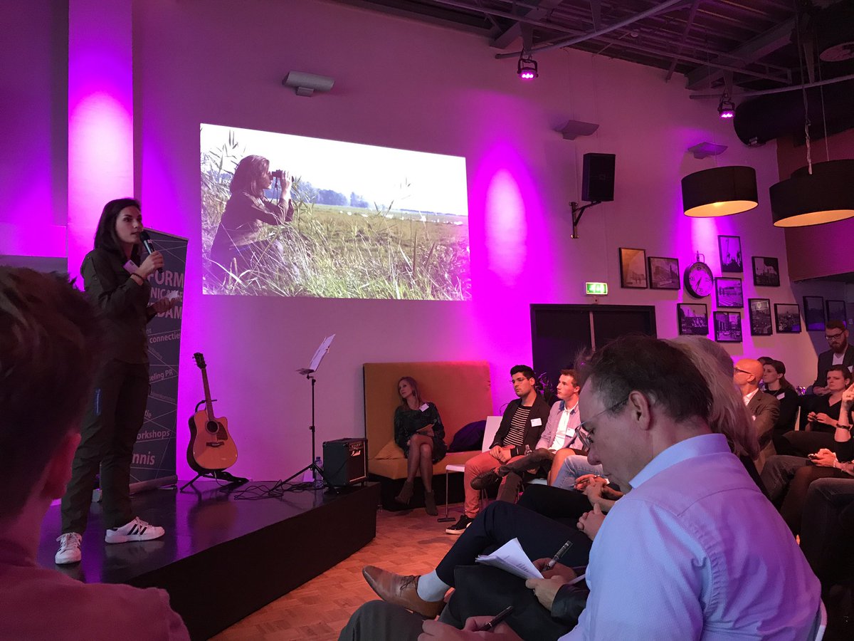 PeterEgge's tweet photo. Prima kandidaten en presentaties @communicatietalent 2017 @PCR010 en puike winnaar @dannykaan #010 #hal4 https://t.co/JzXPcaYmKd