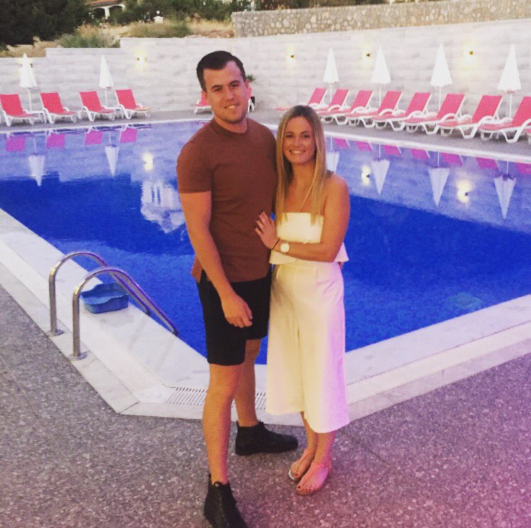JonesyH92's tweet photo. Nice getaway break with this one 👫#anotheroneoftheticklist ❤️ https://t.co/uoRMKtSgi7