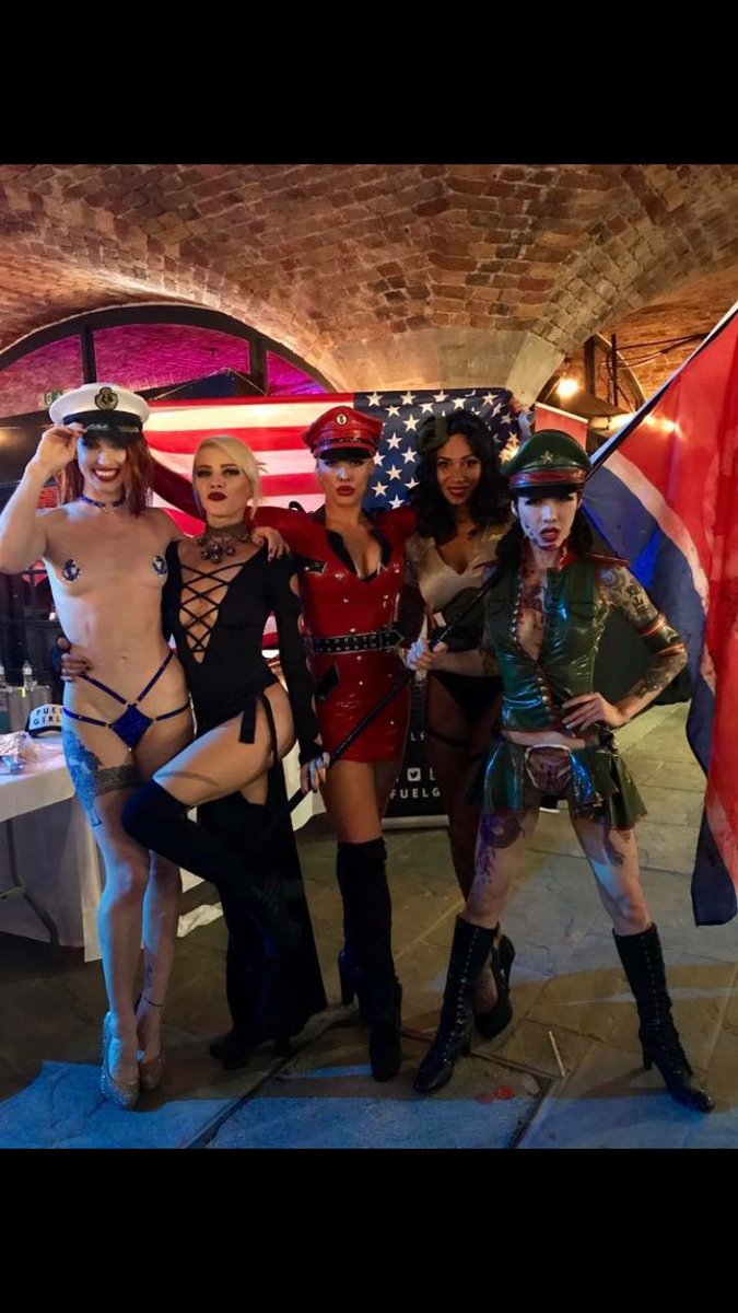 TetaMaria's tweet photo. We did it! Another amazing year at @LondonTattooCon with @THEFUELGIRLS #LondonTattooConvention #thefuelgirls https://t.co/IlIaJ3QRCO