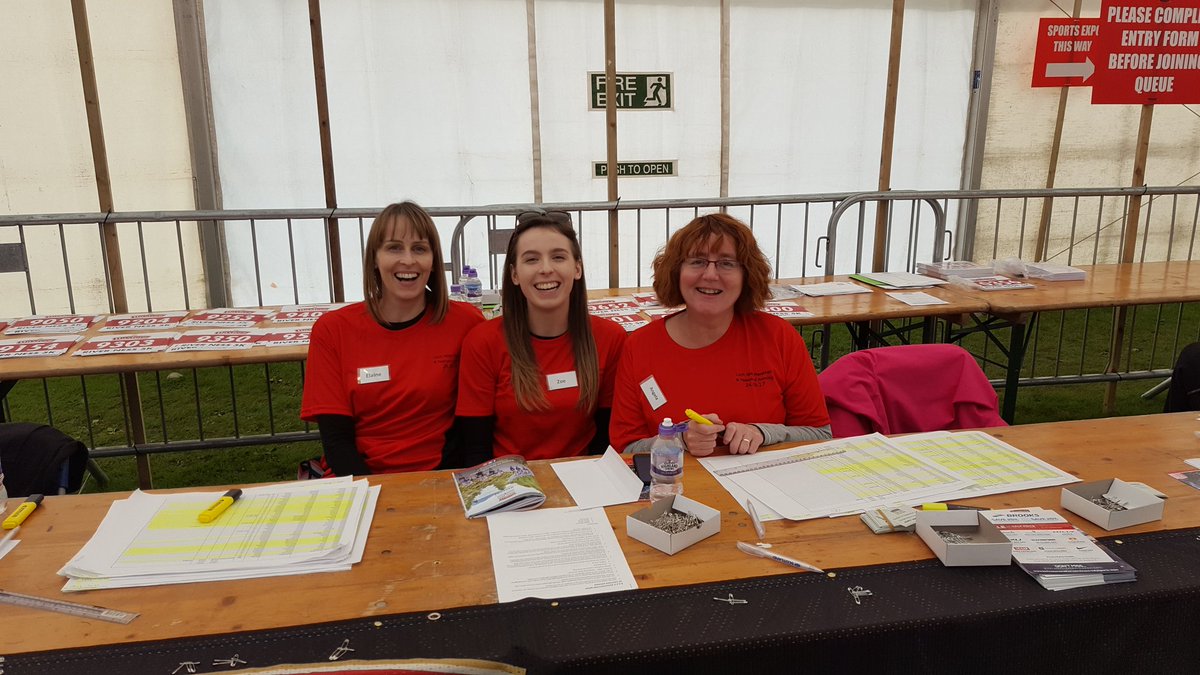 AngelaMacleanLD's tweet photo. Getting ready for the start #lochnessmarathon registration. https://t.co/InErM7SlPl