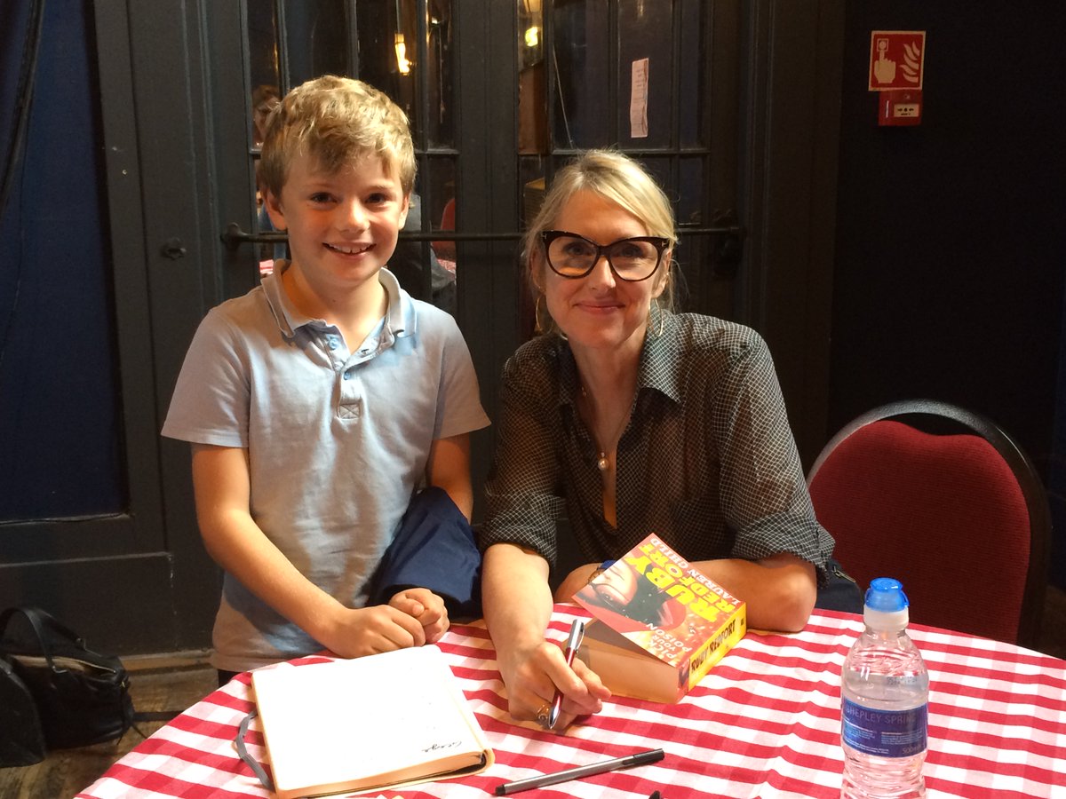 RyedaleBookFest's tweet photo. @BookTrust Happy young readers excited to receive their free @UKLaureate books from @RyedaleBookFest #RBF2017 @TheTLS @RachelReevesMP https://t.co/ivIY84k32l