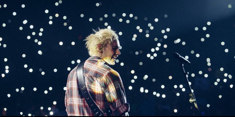 bbylonluke's tweet image. "we're just four dudes from school really , that made a band" 
- @Luke5SOS